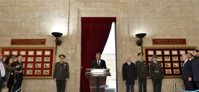 Cumhurbaşkanı Tufan Erhürman Anıtkabir’i ziyaret etti