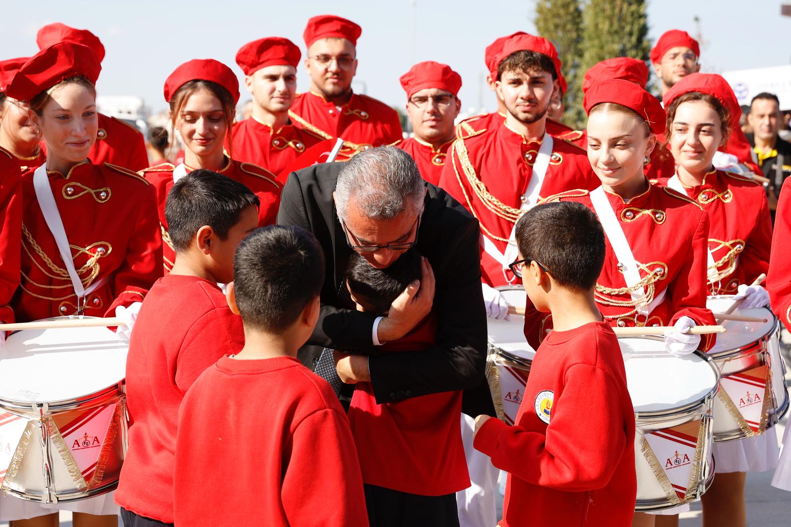 Erhürman: Çocuklarımızın barış, güven ve huzur içinde yaşaması için çok çalışacağız