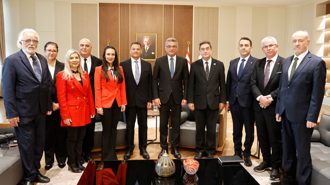 Erhürman, Kıbrıs Üniversiteler Birliği heyetini kabul etti