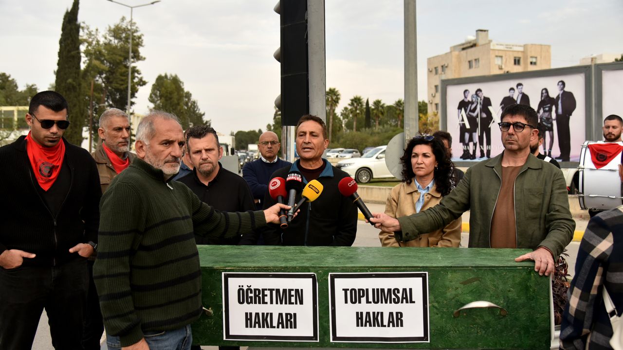 KTOEÖS’ten “Eğitimde Çöküş” Protestosu: Hükümete İstifa Çağrısı