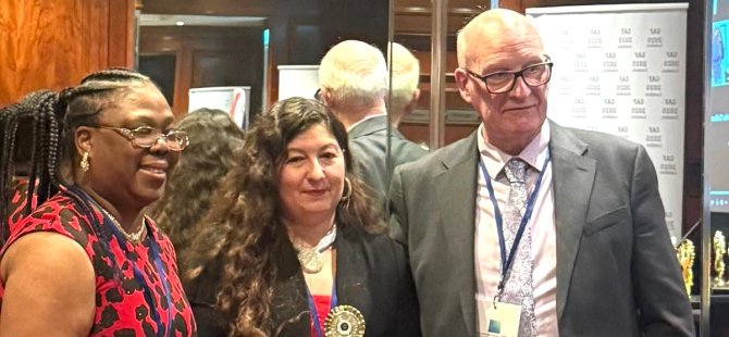 YDÜ Akademisyenlerine Londra’dan Küresel Savunuculuk Ödülü!