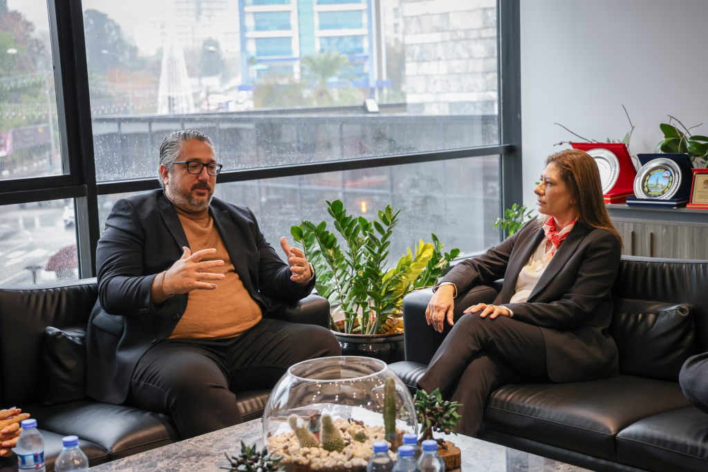 CTP Genel Başkanı İncirli, Girne ve Dikmen belediyelerini ziyaret etti