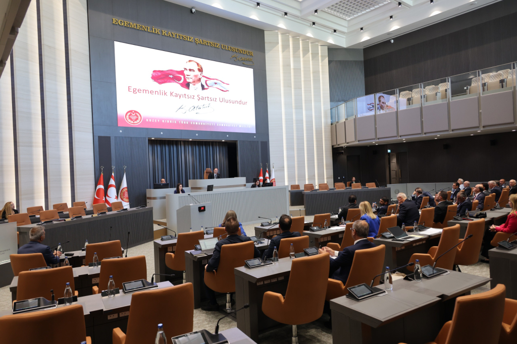 Ombudsman ve mahkemeler bütçeleri Meclis’te kabul edildi