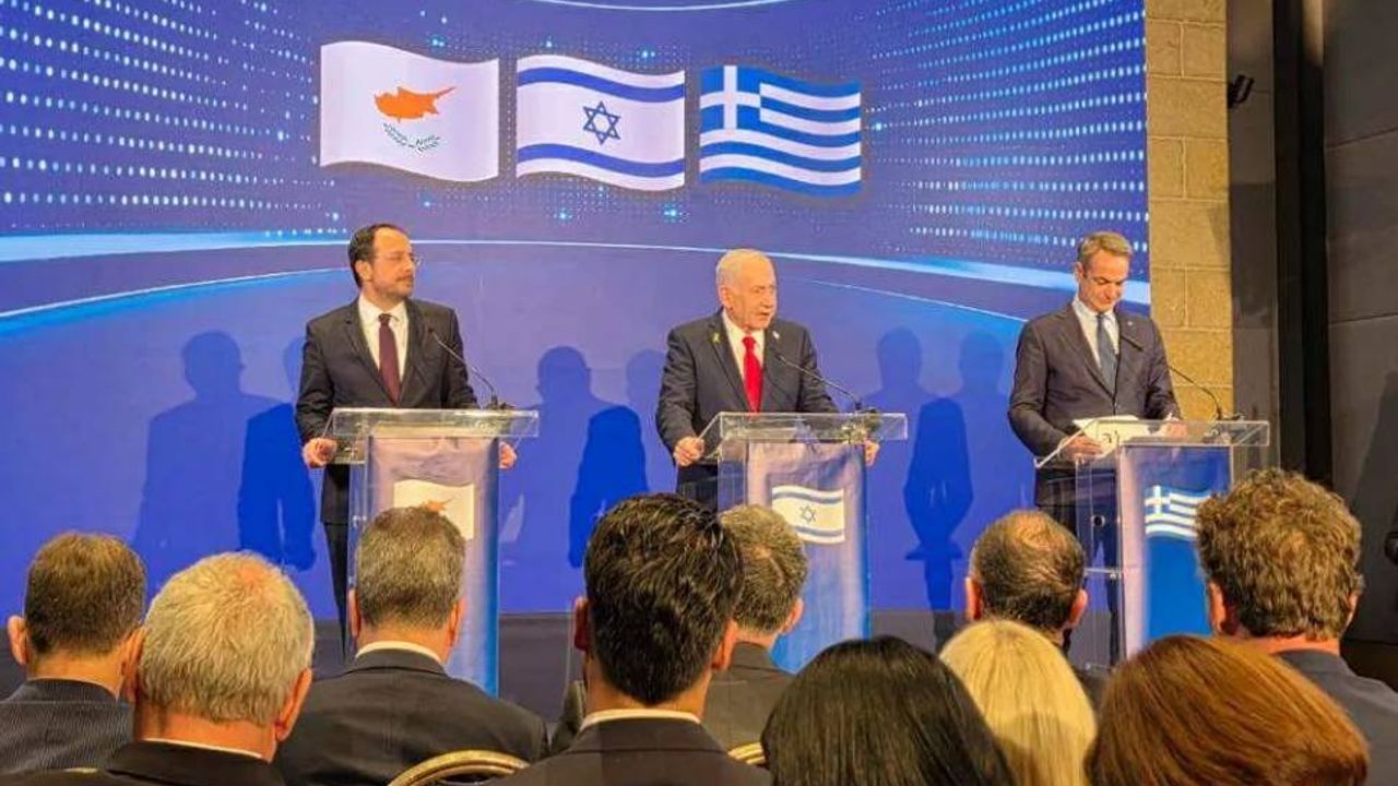 3'lü zirveden silahlı kuvvetler düzeyinde iş birliğini artırma kararı