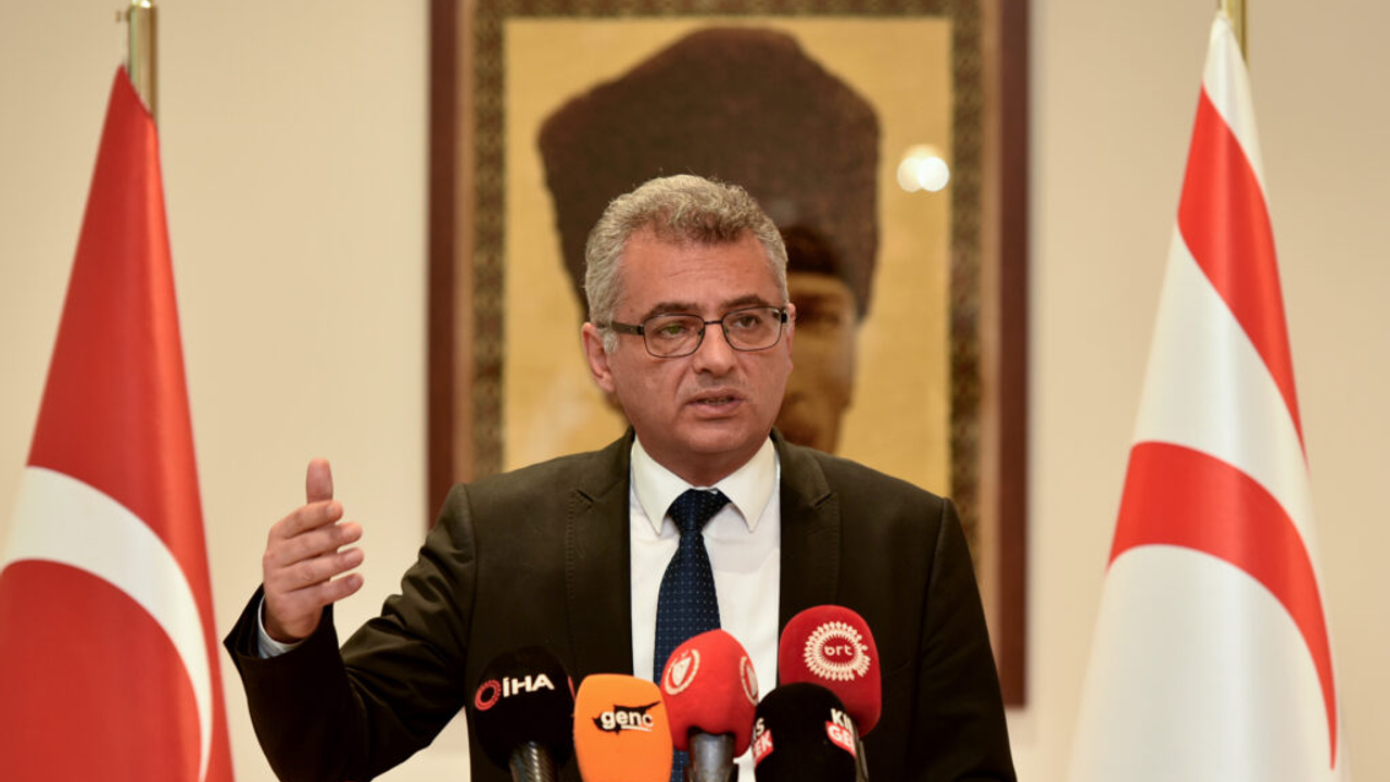 Erhürman’dan DAÜ Atamaları Açıklaması: “Açık Yasa Hatası Var”