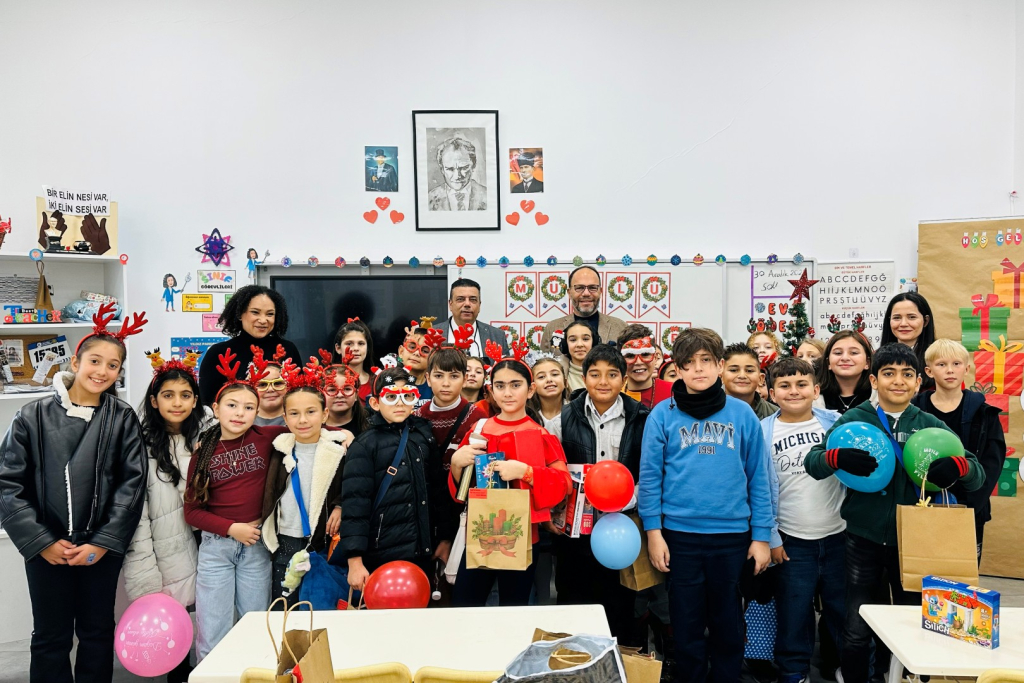 İskele Belediyesi’nden öğrencilere yeni yıl hediyesi