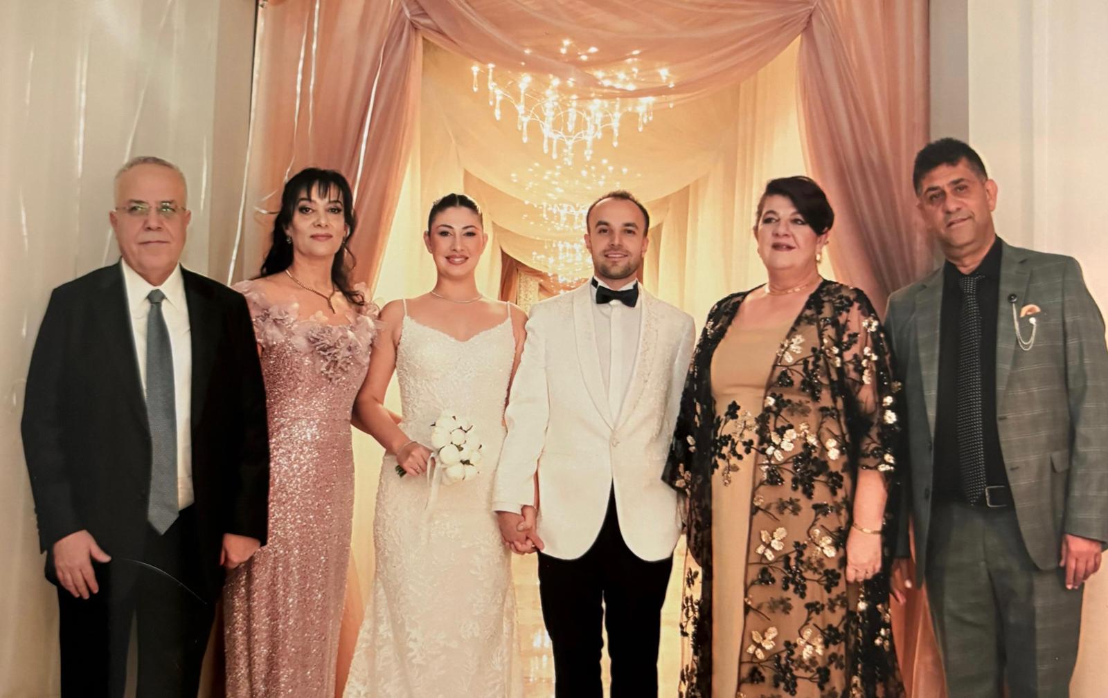 Genç doktorlar evlendikten sonra Kıbrıs'a yerleşmeye karar verdiler