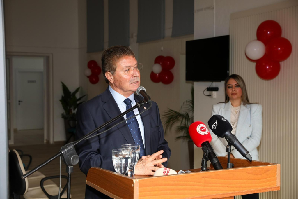 Üstel: Erken seçim yok; zamanı değil