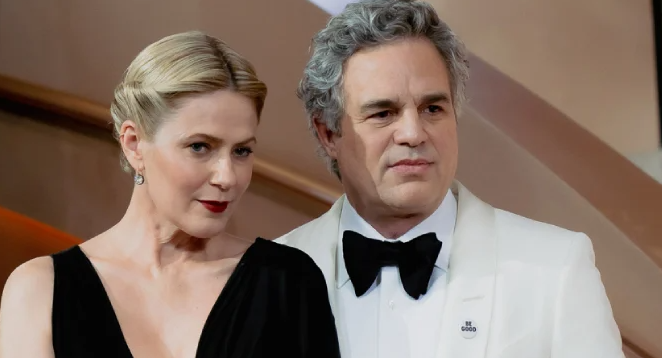 Altın Küre'de ICE protestosu: Ünlüler rozet taktı