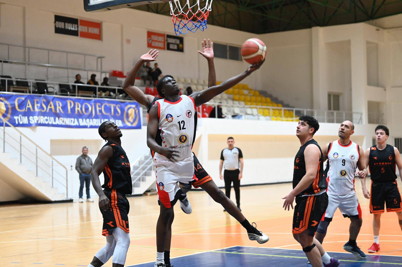 Caesar Larnaka Gençler Birliği'nden farklı galibiyet: 86-52