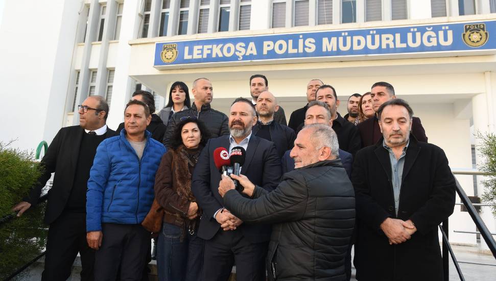 5 sendikacıya “kamu malına zarar” gerekçesiyle dava okundu