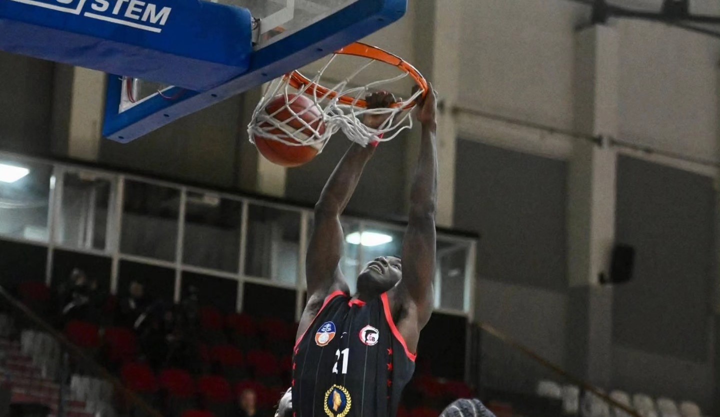 İskele Fırtınası Lefkoşa’da Esti: 86-43