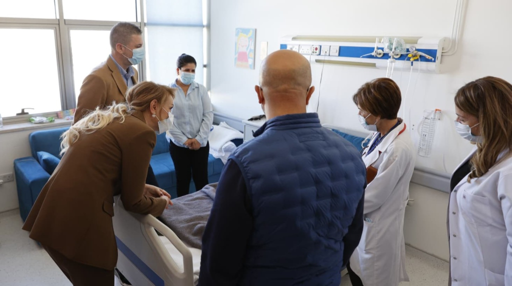 Nilden Bektaş Erhürman, Onkoloji Hastanesi’ni ziyaret etti