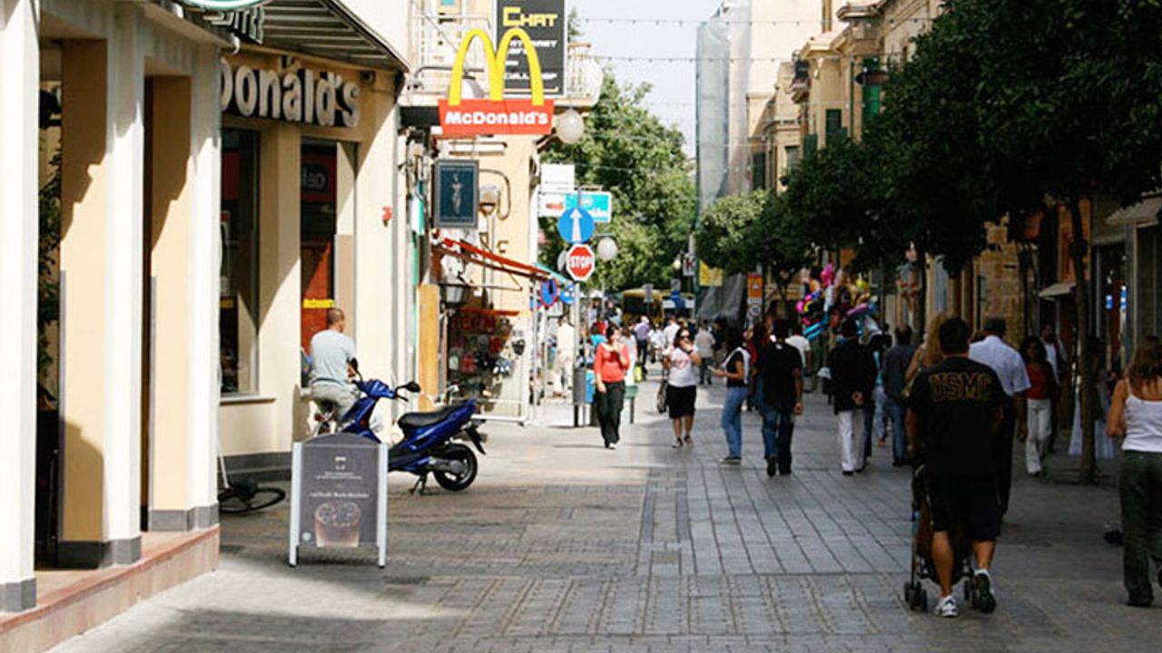 Kıbrıslı Rumlar yarından endişeli