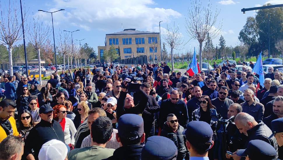 Fiber optik protokolüne karşı Meclis önünde eylem