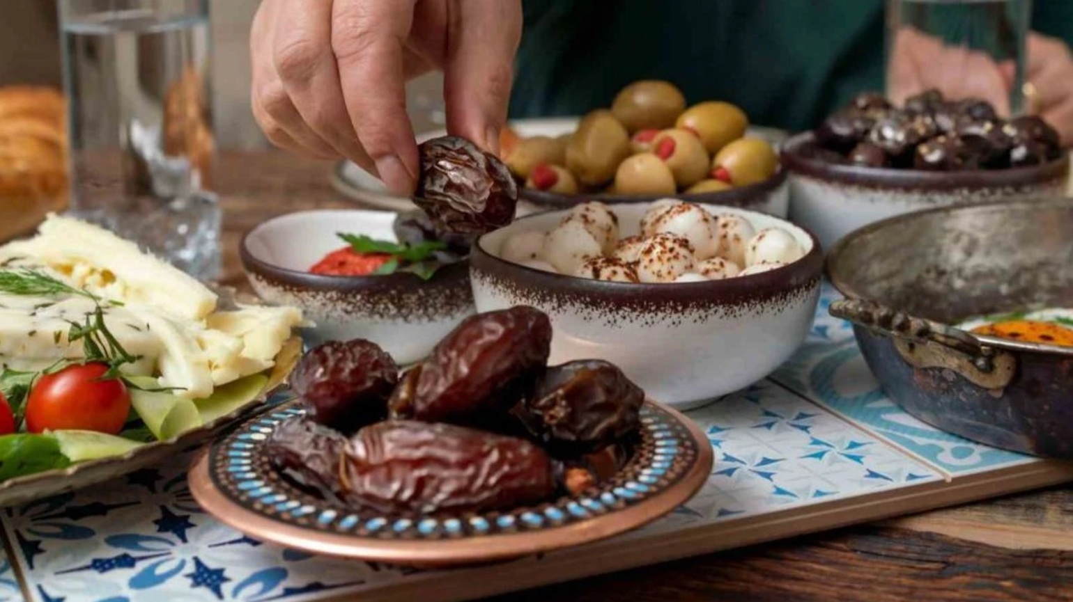 Ramazan’da Kan Şekeri Dalgalanmasına Dikkat!