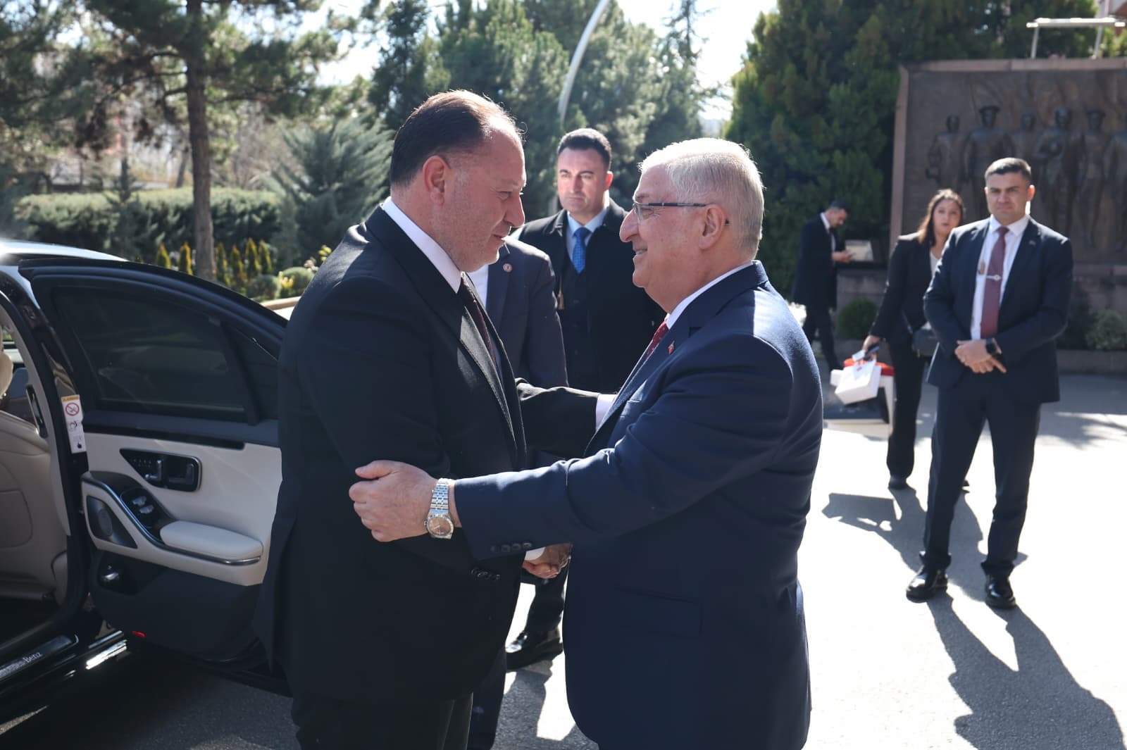 Öztürkler, Türkiye Cumhuriyeti Milli Savunma Bakanı Güler ile görüştü