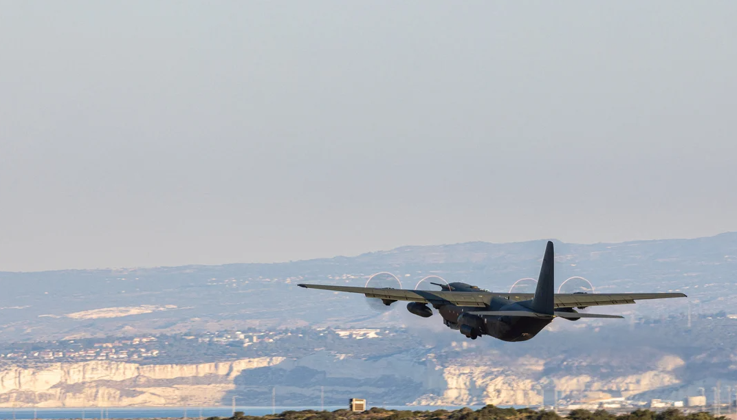 Akrotiri'dan savaş uçakları havalanıyor!