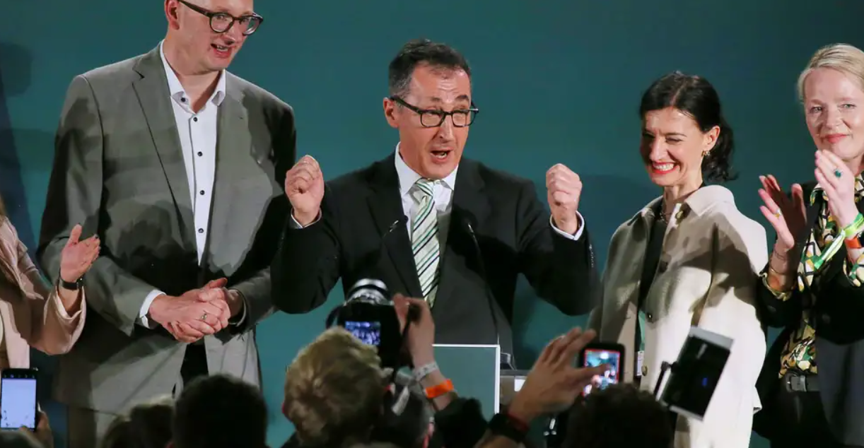 Cem Özdemir Almanya'da eyalet başbakanlığı seçimini kazandı