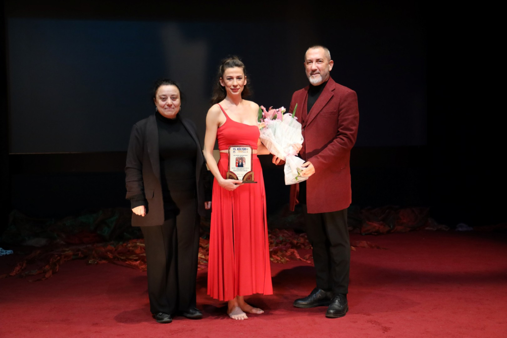 İskele Belediyesi 15. Kültür & Sanat Günleri kapsamında “Siluet Silhouette” sahnelendi