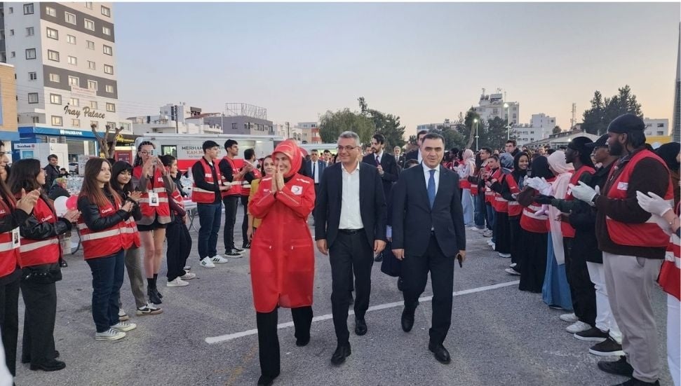 Erhürman Kızılay İftar Sofrası’nda vatandaşlarla buluştu