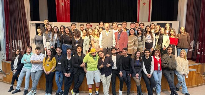 Doğru Kişiyi Seçmek Hiç Bu Kadar Komik Olmamıştı!