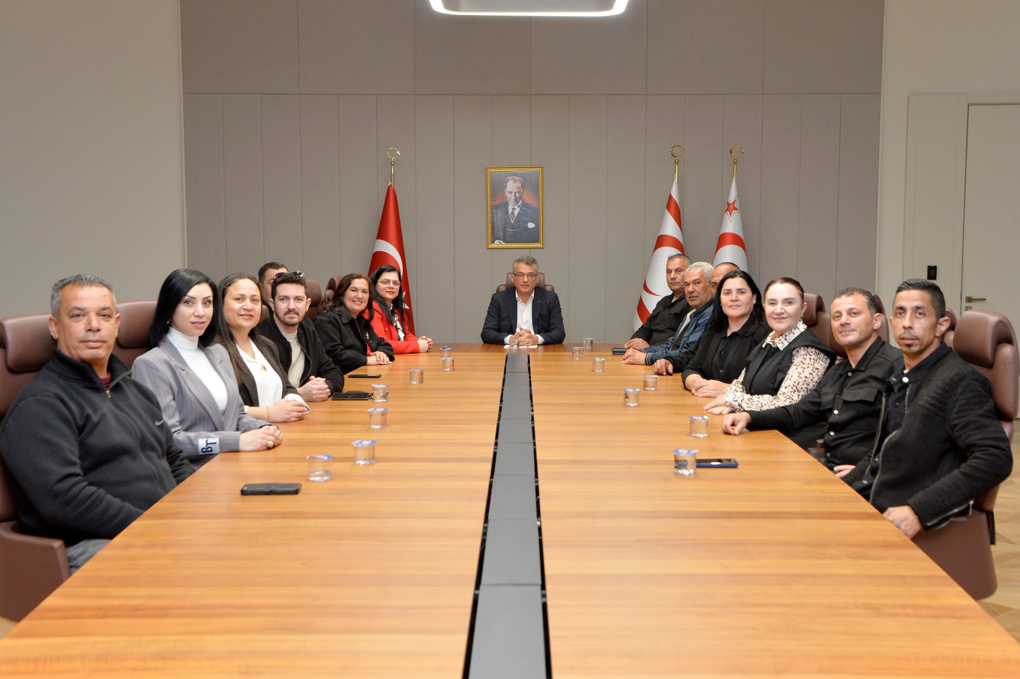 Cumhurbaşkanı Tufan Erhürman, DAÜ BİR-SEN yönetimini kabul etti