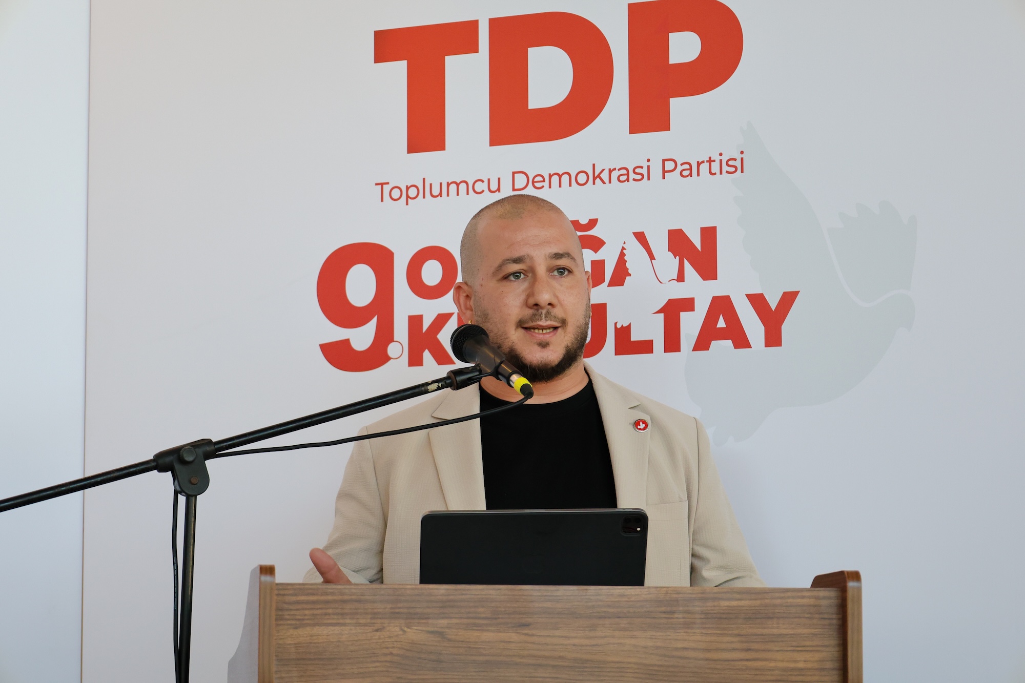 Redif Ekinci: Dijitalleşme, şeffaflık ve liyakat bu ülkenin kurtuluş anahtarıdır