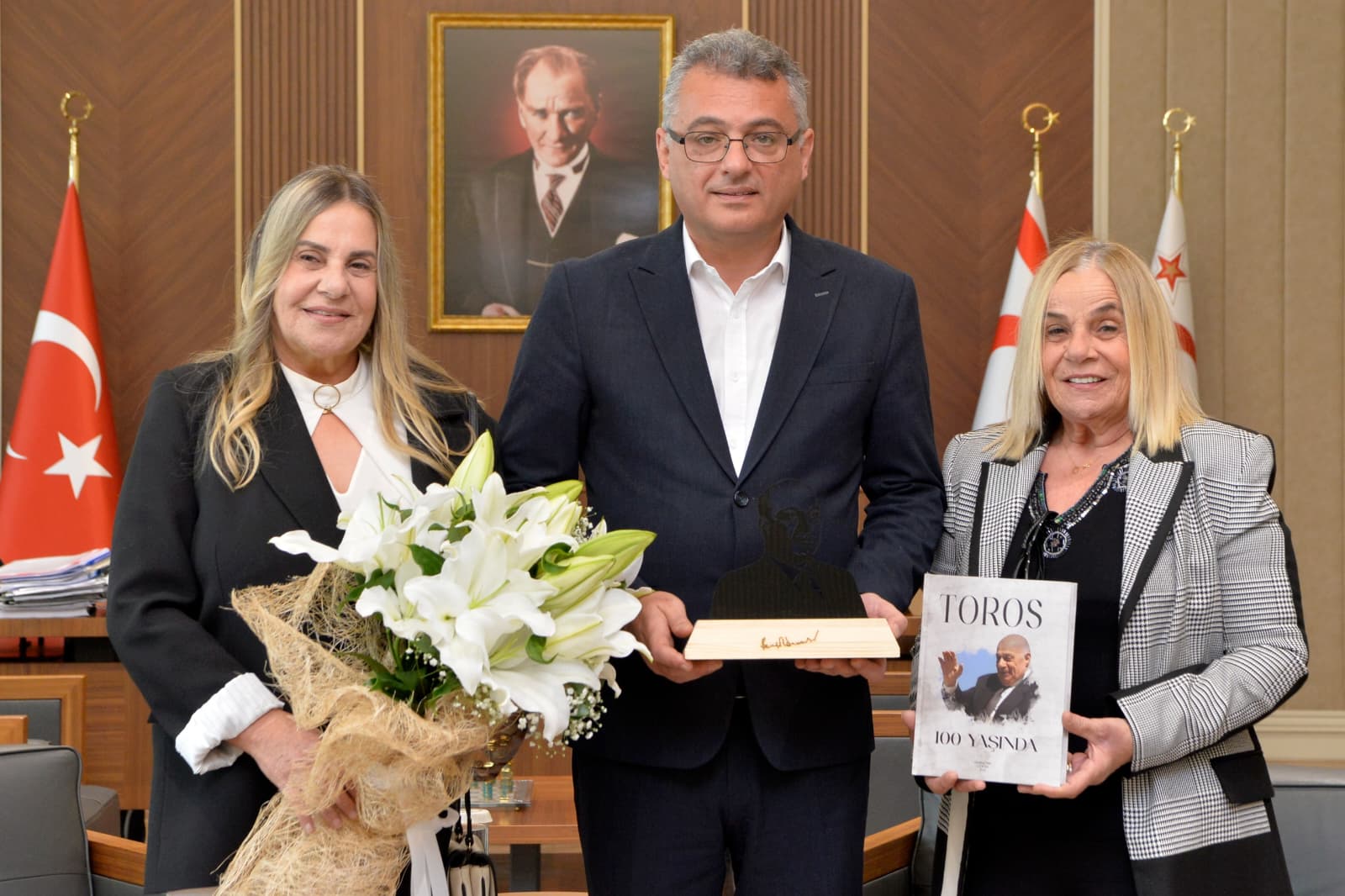 Erhürman, Rauf Raif Denktaş Vakfı yönetimini kabul etti