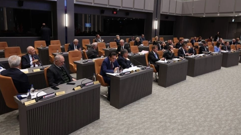 Meclis’te bütçe gerilimi: İncirli'den hükümete "yüzme bilmiyor, boğuluyor" eleştirisi