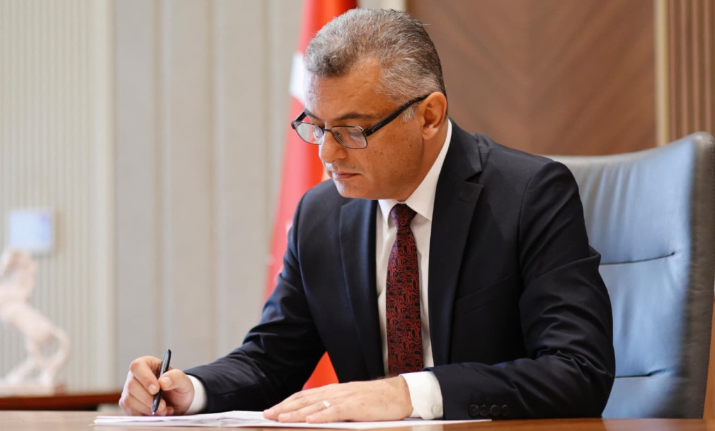 Erhürman o yasayı Meclis'e iade etti!