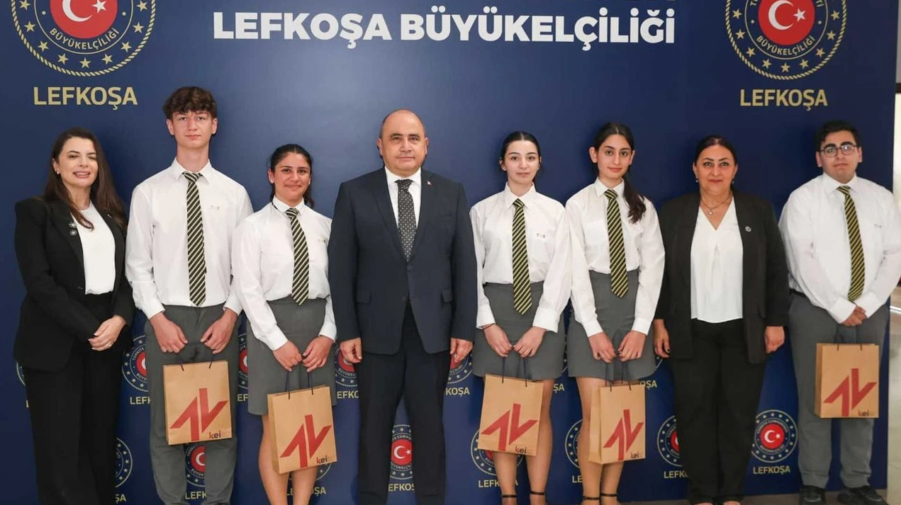Başçeri, Türk Maarif Koleji öğrencilerini kabul etti