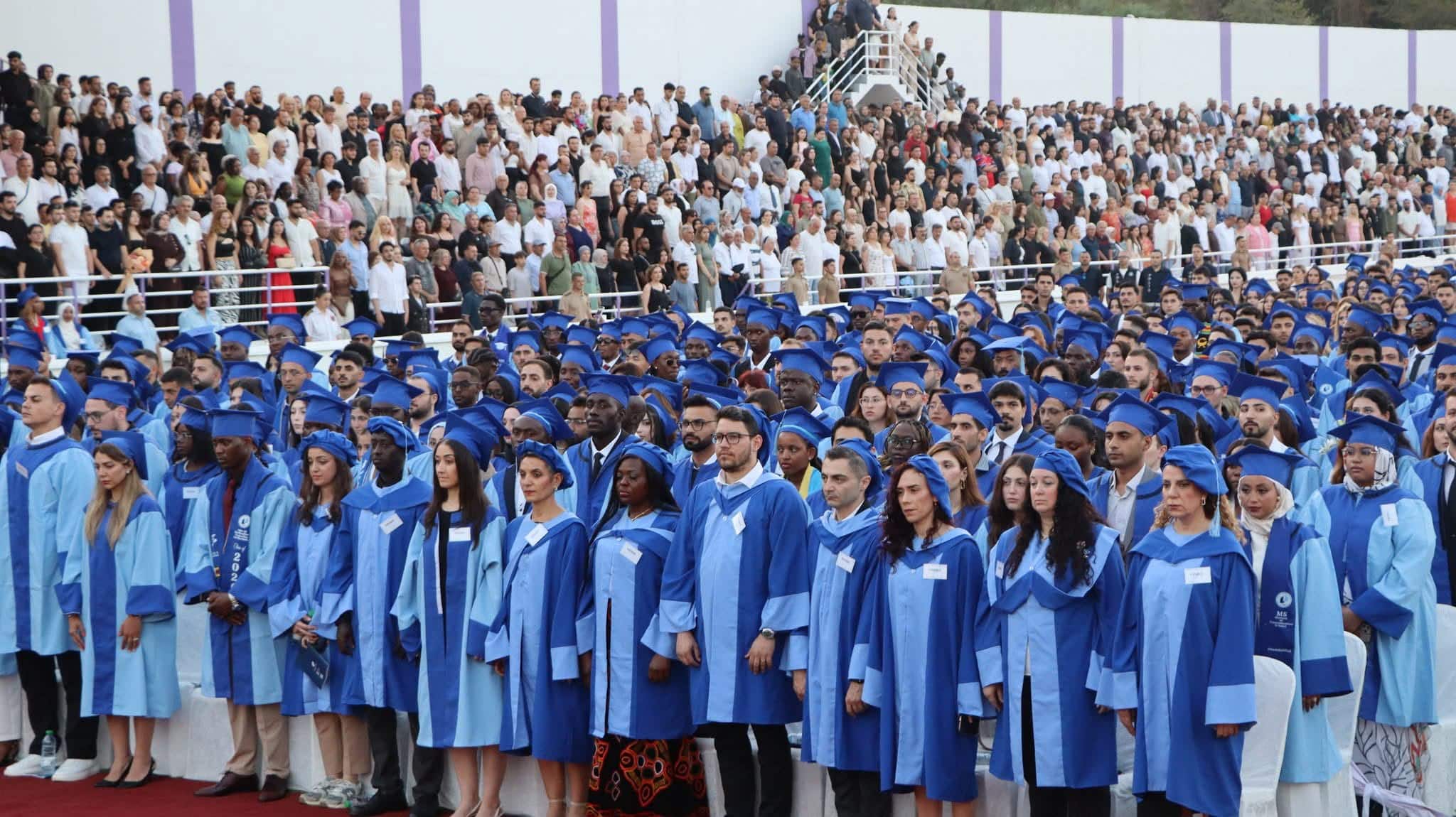 LAÜ’de 33. Mezuniyet Coşkusu: 1832 Öğrenci Diplomasını Aldı