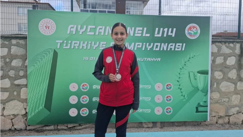 Elif Akgün’den Türkiye ikinciliği
