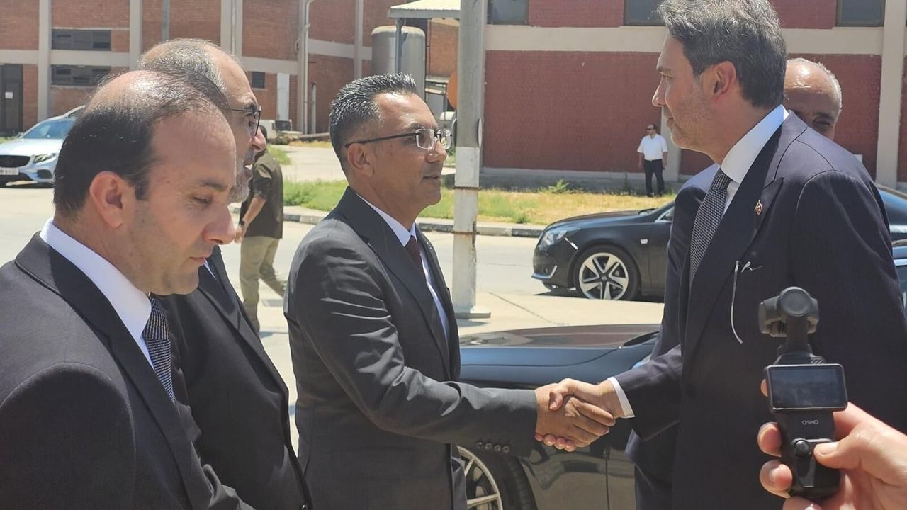 TC Enerji Bakanı Bayraktar, Teknecik Elektrik Santrali’ni ziyaret etti