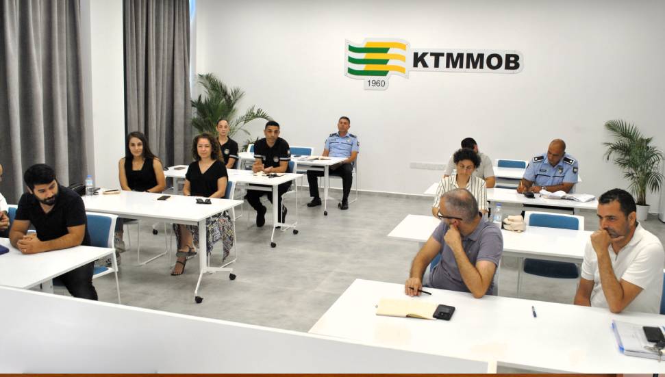 Binaların yangından korunmasına ilişkin eğitim veriliyor