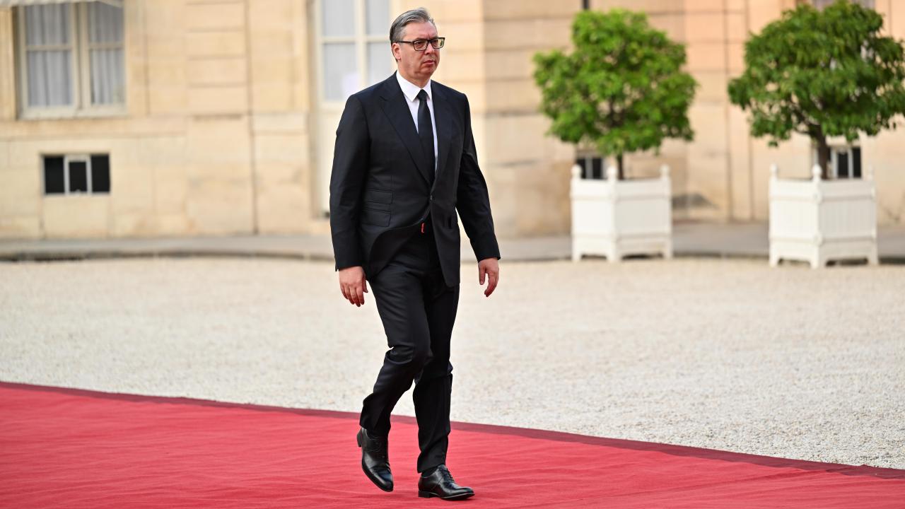 Sırbistan Cumhurbaşkanı Vucic istifa edeceğini duyurdu