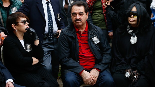 Sezen Aksu gözyaşlarına boğuldu