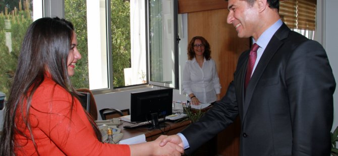 Personelinin sorunlarını dinledi