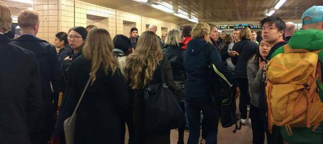 Yanık ekmek tren istasyonunu boşalttırdı