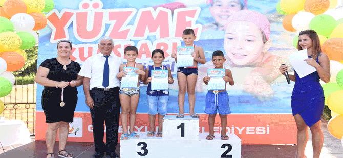Minik yüzücüler sertifikalarını aldı
