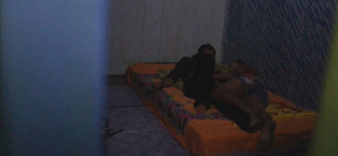 ‘Seks dağı’nda yabancılarla birlikte oluyorlar