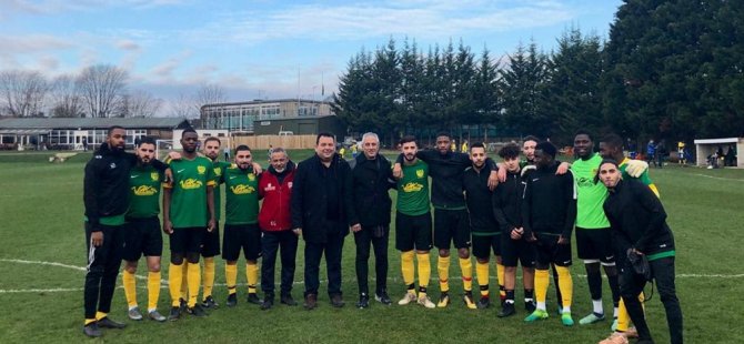 Taçoy İngiltere'de