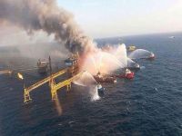 Petrol platformunda yangın: 4 ölü