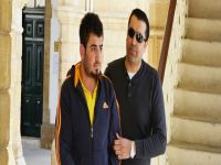 Arkadaşının kartını çaldı