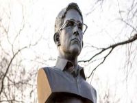 ABD'de gizli Edward Snowden büstü