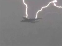 Son Dakika: Ercan-Hatay uçağına yıldırım düştü!