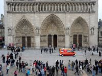 Fransa'nın ünlü tarihçisi katedralde intihar etti