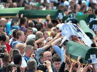 Dünya Srebrenitsa'dan ders çıkarmadı