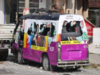 HDP seçim aracına molotoflu saldırı